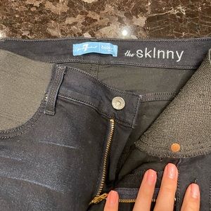 SIZE 26 seven’s prenatal Jean